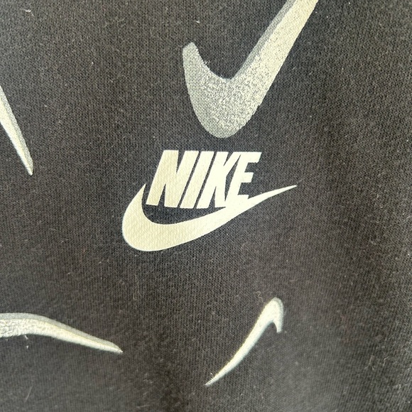 Nike Sportswear Girls’ 3D Swooshfetti Crew Neck Sweatshirt – Size Medium - Picture 5 of 5